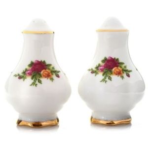 ROYAL ALBERT OLD COUNTRY ROSE PEPPER/SHAKER SET